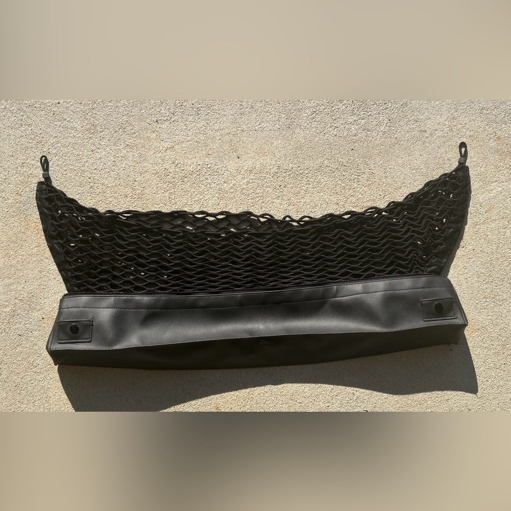 LEXUS IS & ES FACTORY OEM CARGO NET 2016-2020 WITH BLACK LEATHER ZIPPERED CASE